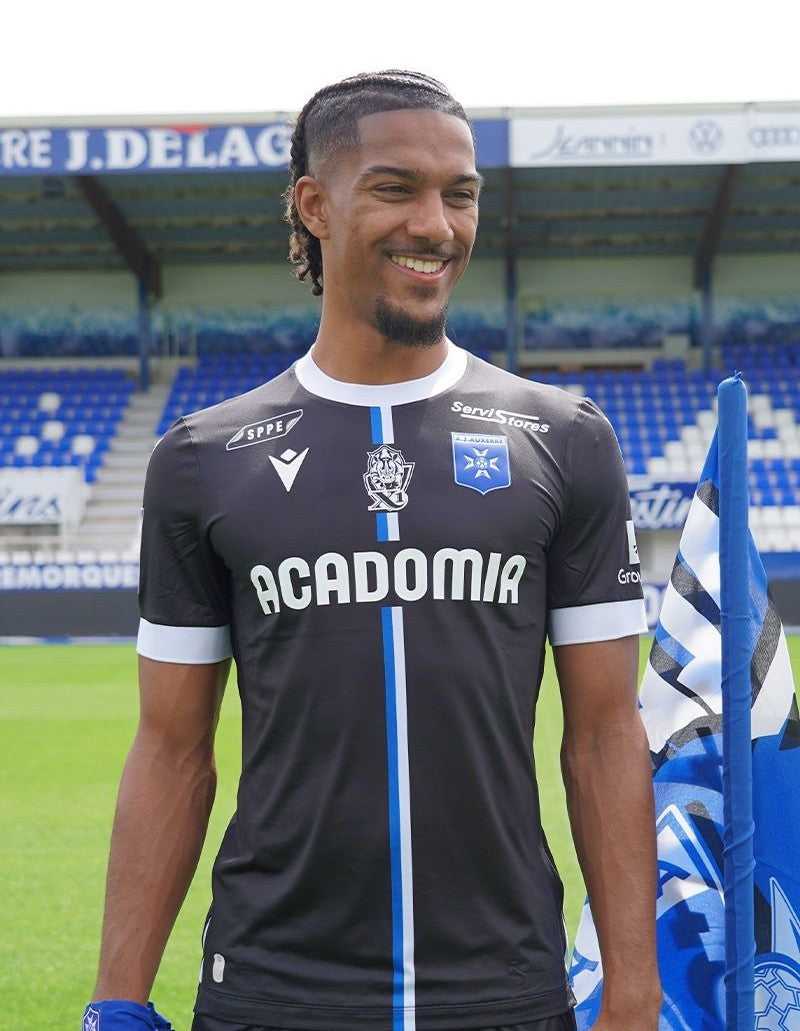 Tenue AJ Auxerre - Disponible chez MBK SHOP®