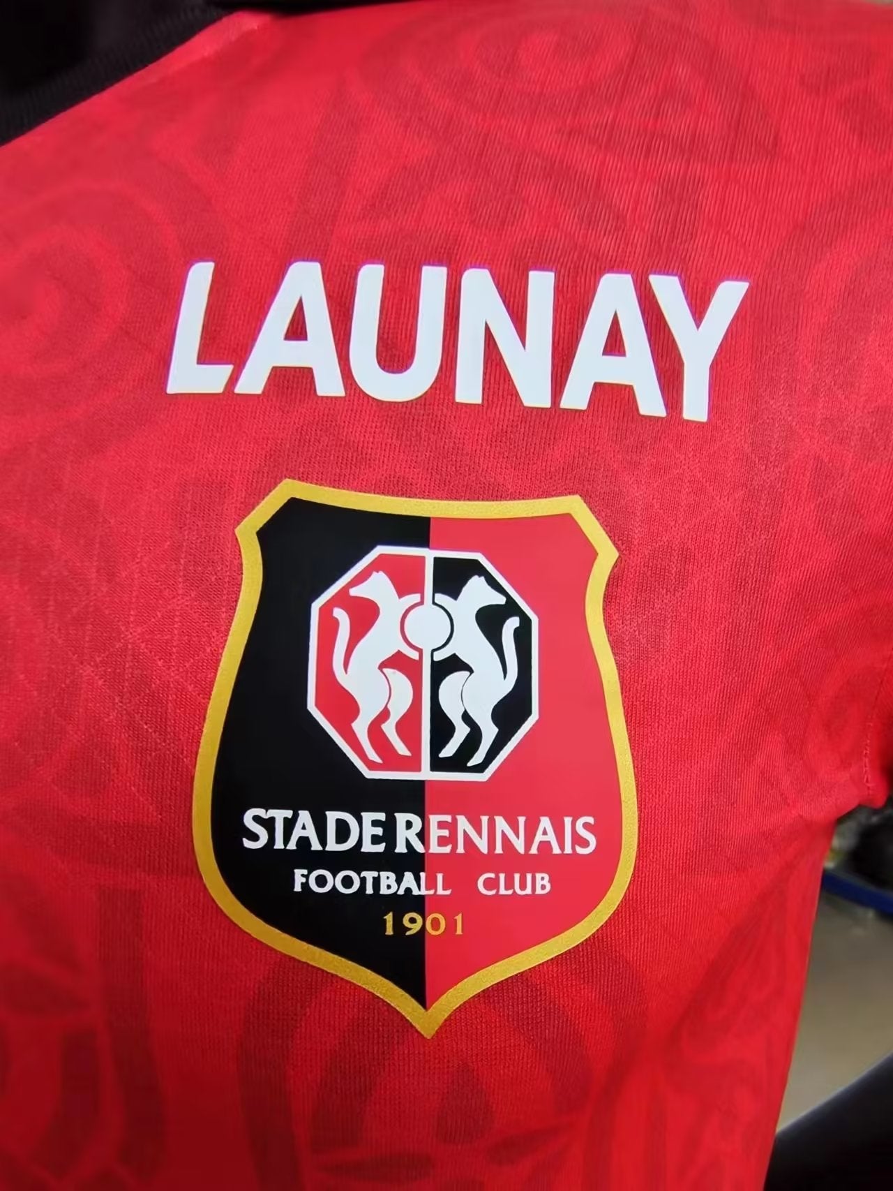 Tenue Stade Rennais - Disponible chez MBK SHOP®