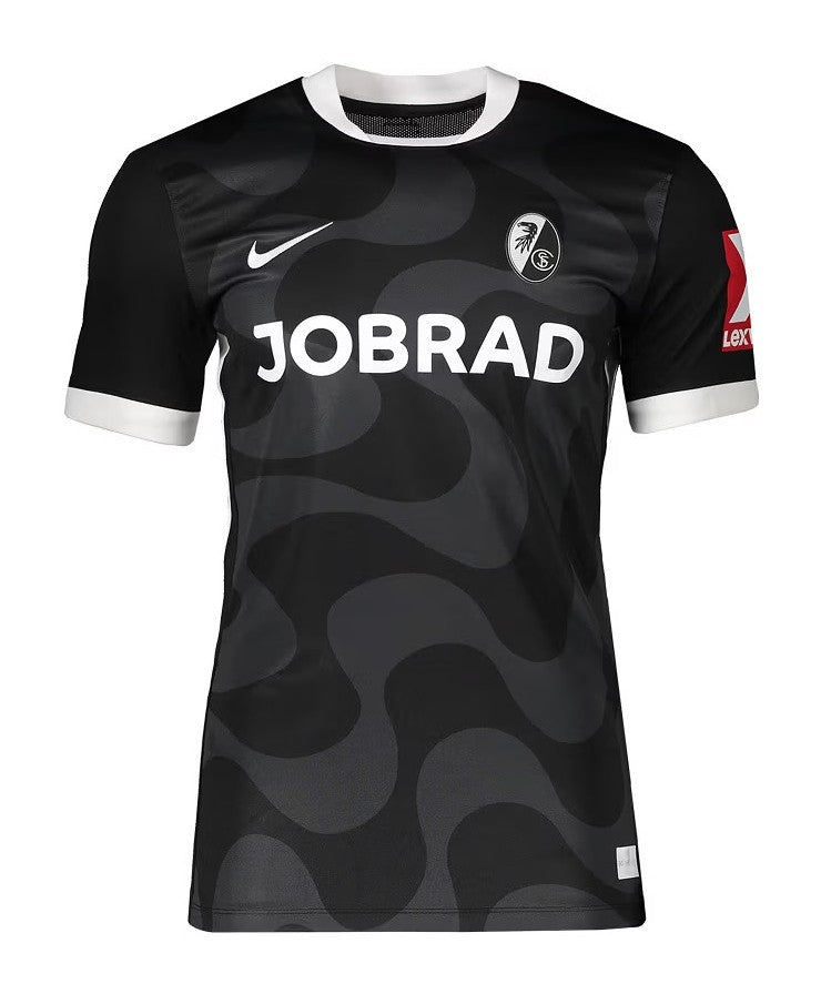 Tenue SC Freiburg 25/26 - Disponible chez MBK SHOP®